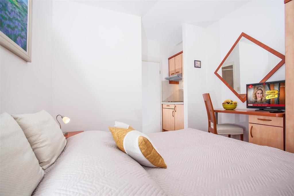 Apartments Il Giardino Makarska Exterior photo
